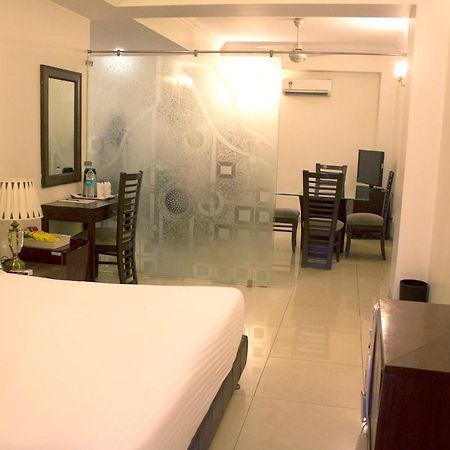 Hotel Bluestone Ghaziabad Dış mekan fotoğraf